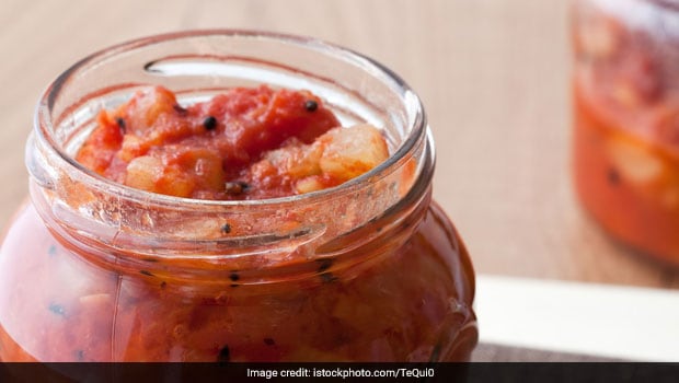 How To Make Delicious Restaurant-Style Tomato Chutney At Home