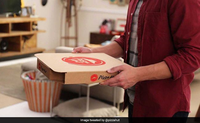 A Pizza Hut Told Irma-Fleeing Employees They Could Be Punished For Skipping Shifts