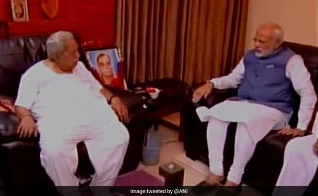 केशुभाई पटेल के घर गए प्रधानमंत्री नरेंद्र मोदी, पुत्र के निधन पर जताया शोक