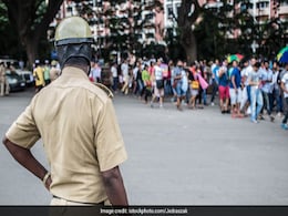 Chased By Cop For Not Wearing Helmet, Woman Falls Off Bike and Dies Chased By Cop For Not Wearing Helmet, Woman Falls Off Bike and Dies