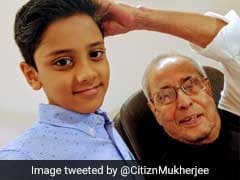 Pranab Mukherjee Learns To Take Selfies From A Child. Photo Wins Twitter