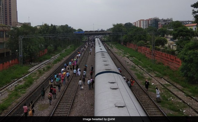 Ranchi Rajdhani Express Derailment: Engine, Power Coach Derails In Delhi