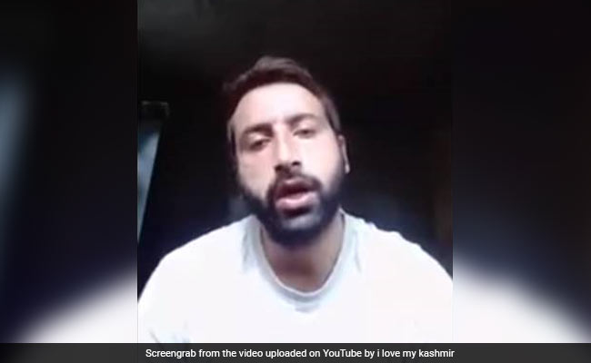 'Can't See My Conscience Dying': In Viral Video, Kashmir Cop Quits