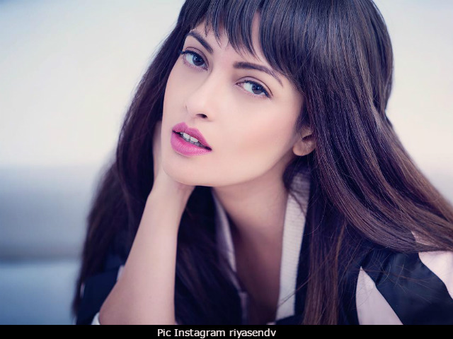 Riya Sen Lists Top 3 Rumours About Her. No, She's Not Pregnant
