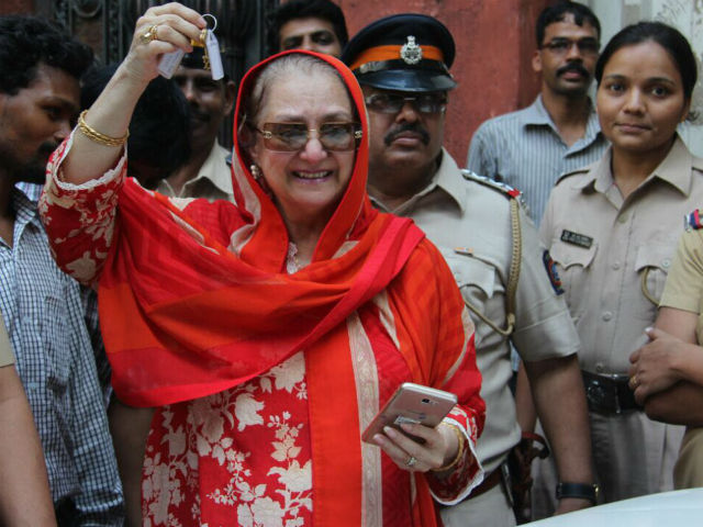 Dilip Kumar And Saira Banu Finally Have The Keys To Their Disputed Pali Hill Property