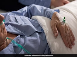 Hyderabad: Senior Doctor Attacked At Gandhi Hospital, 250 Juniors Boycott Duties Hyderabad: Senior Doctor Attacked At Gandhi Hospital, 250 Juniors Boycott Duties