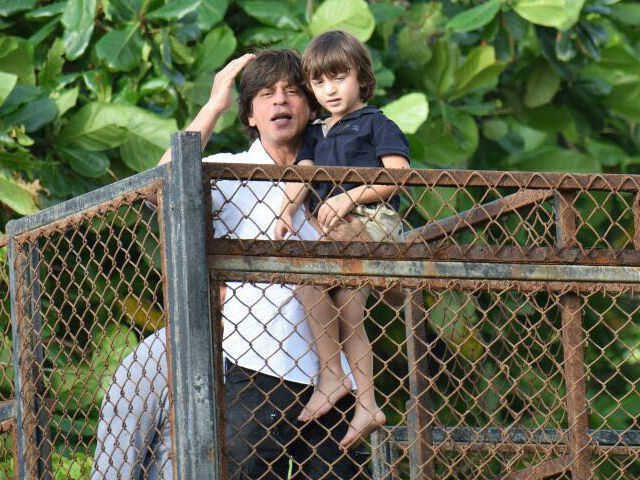 Eid Mubarak, Shah Rukh Khan, AbRam Wish Fans From Home. See Pics