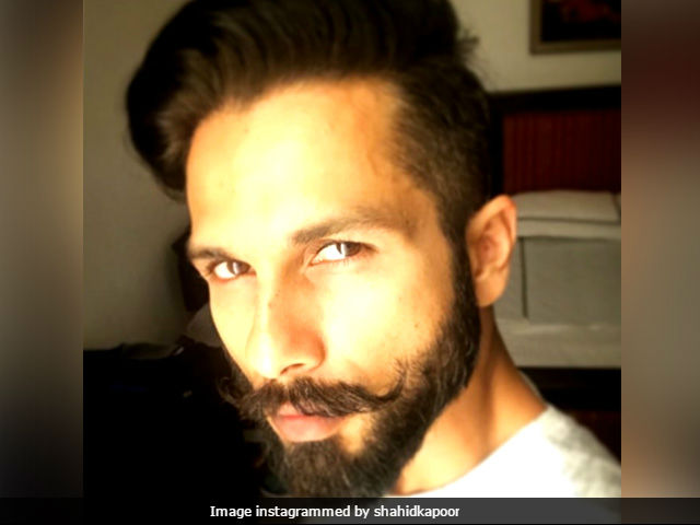 Shahid Kapoor Back In <i>Padmavati</i> Mode. Shares Pic