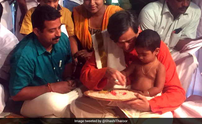 'Ezhuthiniruthu': Kids Initiated Into World Of Learning In Kerala On Vijayadasami Vidyarambham
