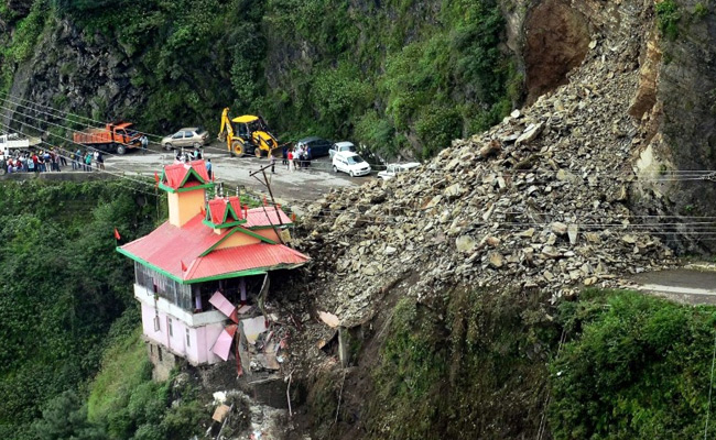 Massive Landslide On Chandigarh-Shimla National Highway, Vehicles Buried