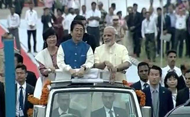 पीएम मोदी  और आबे रक्षा संबंधों को बढ़ाने के तौर तरीकों पर कर सकते हैं विचार