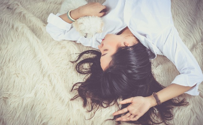 Hot flashes or Night Sweating In Midlife May Increase Risk of Sleep Disorder In Women
