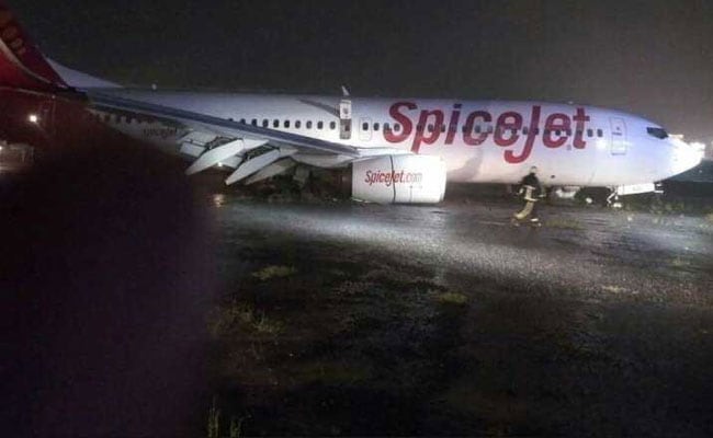 मुंबई में भारी बारिश से रनवे पर फिसला स्पाइसजेट का विमान