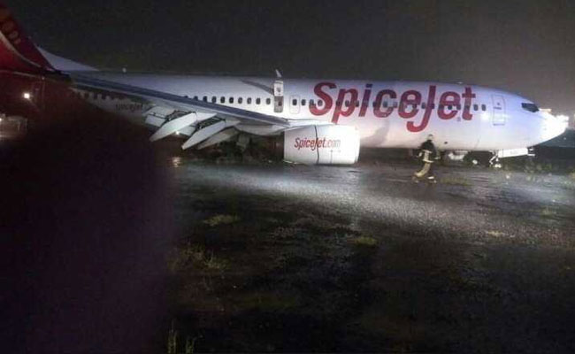 SpiceJet Aircraft Hits Runway Lights At Bengaluru Airport