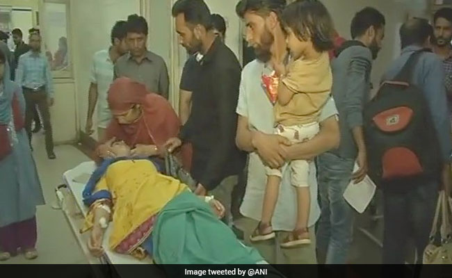 1 Killed, 14 Injured In Grenade Attack In Srinagar