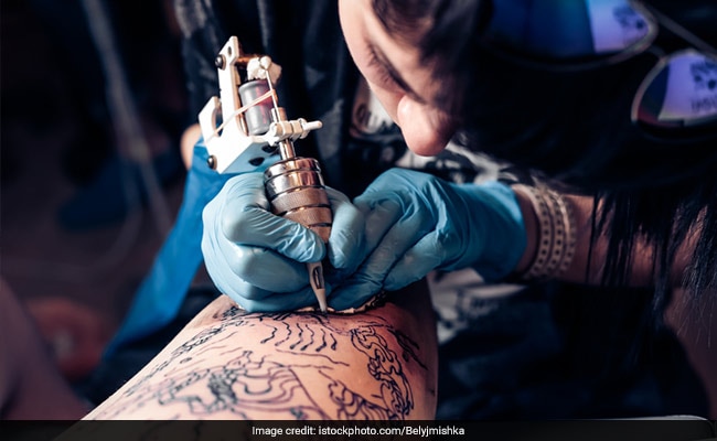 Produtos químicos para tinta para tatuagem que representam ameaça ao câncer são proibidos na Europa