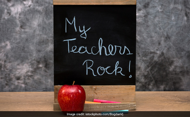Teachers Day 2017: 200 रुपये से कम खर्च कर अपने मास्टरजी को दे सकते हैं ये गिफ्ट