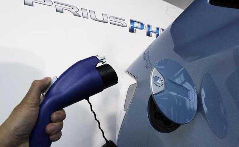 No Permits Required For EVs And Alternate Fuel CVs: Minister Of Road Transport and Highways