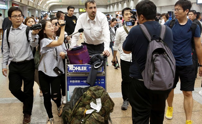 As US Ban On Travel To North Korea Kicks in, Tourists Bid Their Farewells