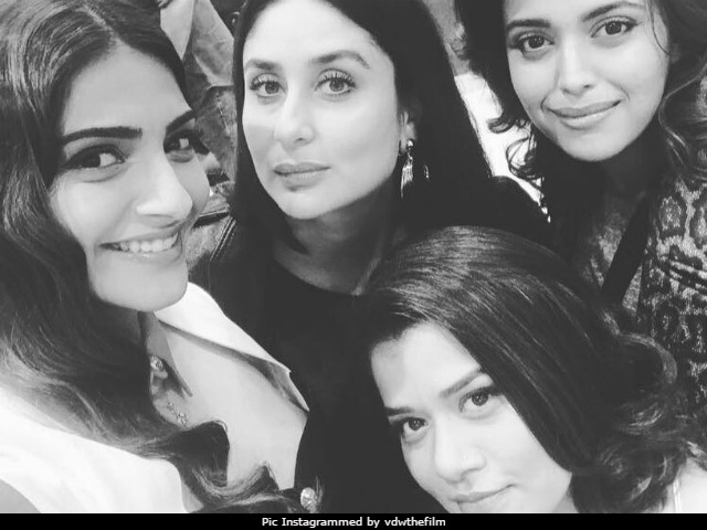 Sonam And Kareena Kapoor Start <I>Veere Di Wedding</i> With A Selfie