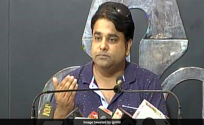 Illicit Relations Between Dera Chief, Honeypreet: Ex-Husband