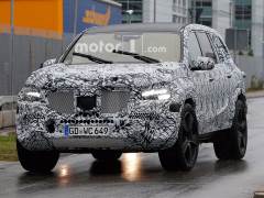 Next Generation Mercedes-Benz GLS Spied Testing