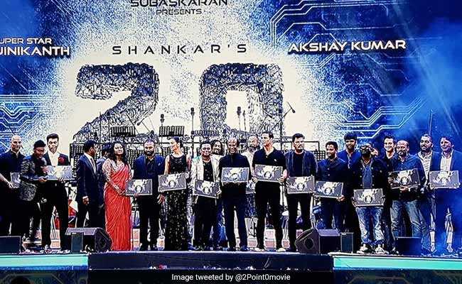 2.0 Audio Launch: आसमान की ऊंचाई से उतरा पोस्‍टर, अक्षय कुमार की धमाकेदार एंट्री