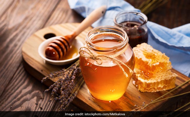 5 Home-Made Face Packs To Care For Acne-Prone Skin