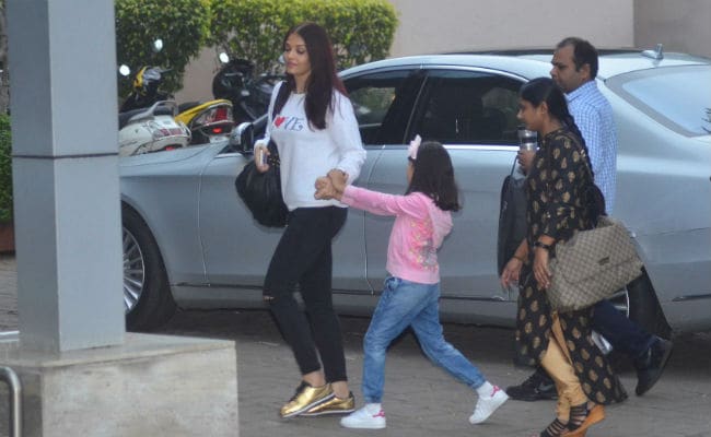 Amitabh Bachchan's Birthday: Aishwarya, Abhishek And Aaradhya Jet Set ...