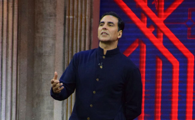 Akshay Kumar's <i>The Great Indian Laughter Challenge</i> Crew Shuffles Due To Low TRPs