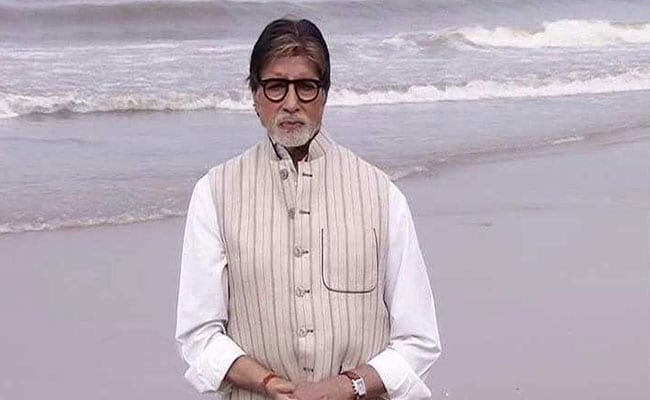 Close Shave For Amitabh Bachchan; Car Agency Show-Caused