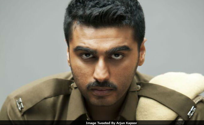 Presenting Arjun Kapoor As A Cop In <i>Sandeep Aur Pinky Faraar</i> First Look