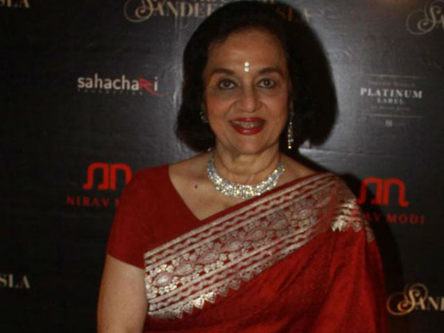 Why Asha Parekh Never Gets To Celebrate Her Birthday With A Glass Of Wine