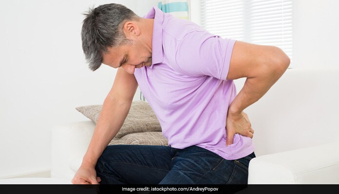 How to Prevent Back Pain: पीठ दर्द से बचने के लिए बैठे रहने का समय कम करें : अध्ययन How to Prevent Back Pain: पीठ दर्द से बचने के लिए बैठे रहने का समय कम करें : अध्ययन