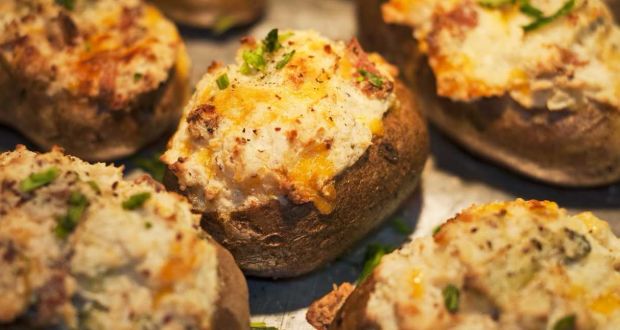 5 Stuffed Potato Snacks For A Crispy And Masaledaar Treat 5 Stuffed Potato Snacks For A Crispy And Masaledaar Treat