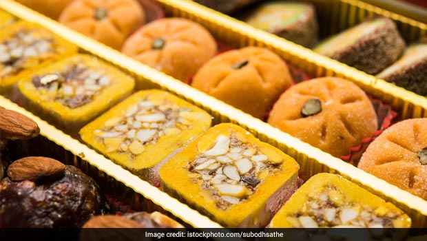 Diwali 2020: This 5-Ingredient Coconut Barfi Uses No Ghee, Chashni Or Khoya! (Recipe Video Inside)