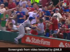 Watch: Baseball Player Knocks Over Fan's Nachos, Makes Up For It Brilliantly