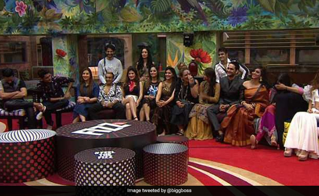 Bigg Boss 11 : शिवानी दुर्गा हुईं घर से बाहर, कहा- घर में चलती है विकास की हुकूमत