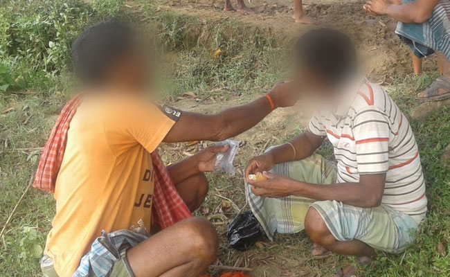 बिहार में है शराबबंदी, फिर पुलिस ने क्यों पिलाई शराब?