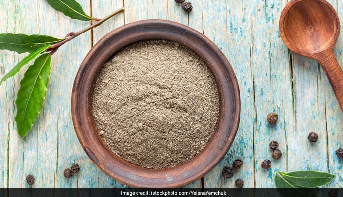 इस काले चमकदार मसाले में हैं वेट लॉस, सूजन और पाचन में सुधार करने वाले असरकारी गुण, क्या आप पहचानते हैं? इस काले चमकदार मसाले में हैं वेट लॉस, सूजन और पाचन में सुधार करने वाले असरकारी गुण, क्या आप पहचानते हैं?