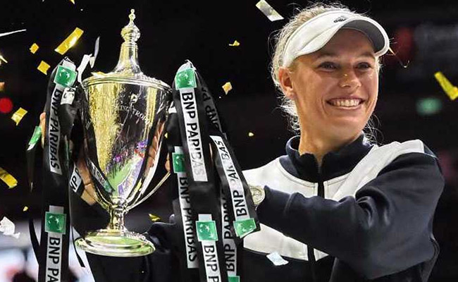 वीनस विलियम्स को हराकर वोज्नियाकी बनीं डब्ल्यूटीए फाइनल्स की विजेता   