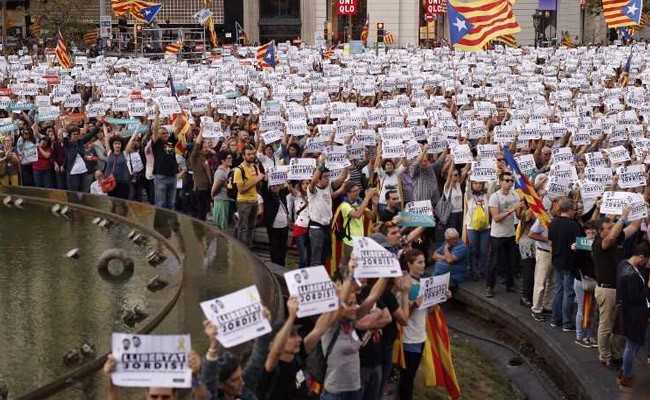 450,000 Gather To Protest As Spain Moves To Sack Catalan Government