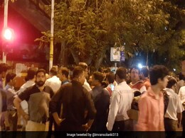 Portion Of Skywalk Falls In Mumbai's Charni Road, One Injured Portion Of Skywalk Falls In Mumbai's Charni Road, One Injured
