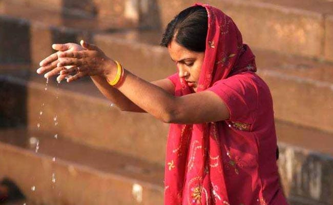 Chhath Puja: सूर्य देव को अर्घ्य देकर संपन्न हुआ महापर्व छठ