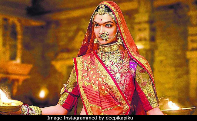 <I>Padmavati</i>: How Deepika Padukone Perfected The Many <I>Ghoomar</I> Twirls
