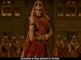 ‘पद्मावती’ के Ghoomer के लिए दीपिका पादुकोण को लगाने पड़े हैं 66 चक्कर ‘पद्मावती’ के Ghoomer के लिए दीपिका पादुकोण को लगाने पड़े हैं 66 चक्कर