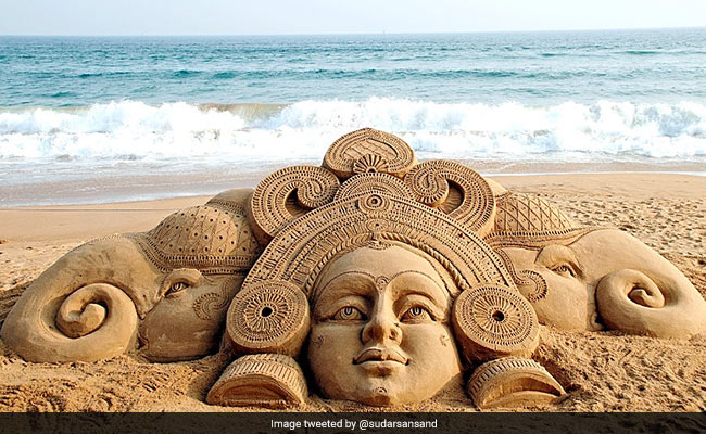 Sudarsan Pattnaik's Intricate Sand Sculpture For Dhanteras Is Stunning
