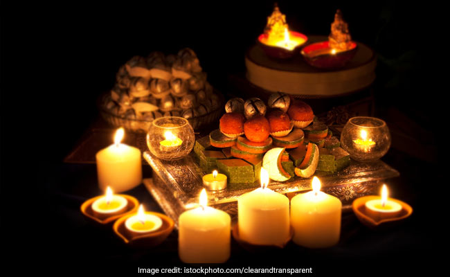 10 Ways You Can Have A 'Ghar Wali Diwali' If You're Away From Home