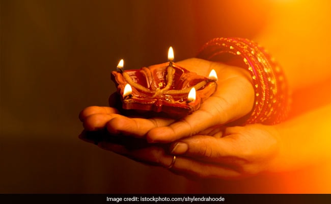 Choti Diwali 2017: Date, Muhurat Timings, Significance, Puja and Prasad