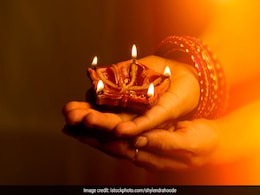 देव दीपावली 2017: इस दिन धरती पर आते हैं देवता, जानिए आखिर क्यों मनाया जाता है ये त्योहार देव दीपावली 2017: इस दिन धरती पर आते हैं देवता, जानिए आखिर क्यों मनाया जाता है ये त्योहार